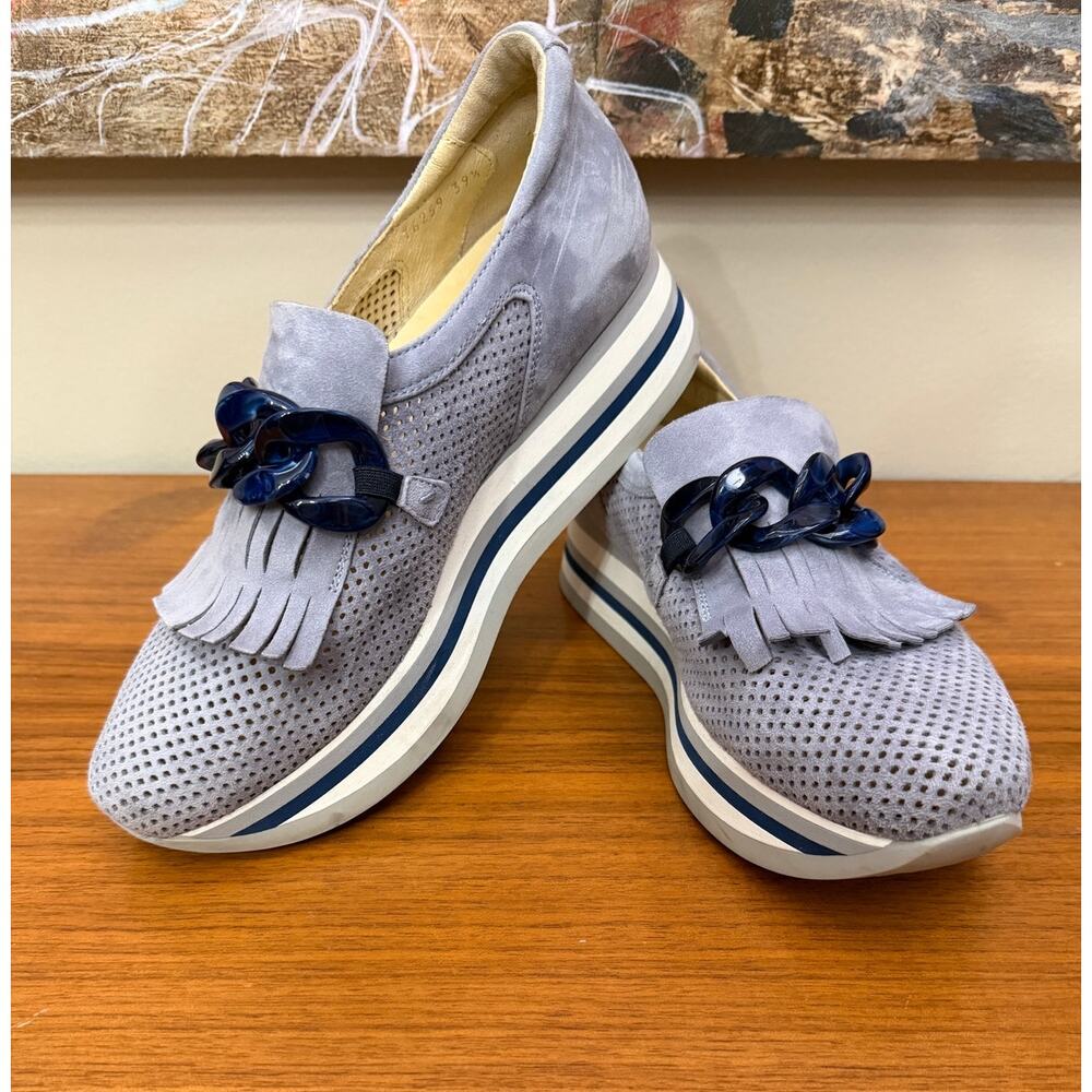 Softwaves Cadie Slip On Sneakers Size 39.5 Platform Loafers Chain Detail